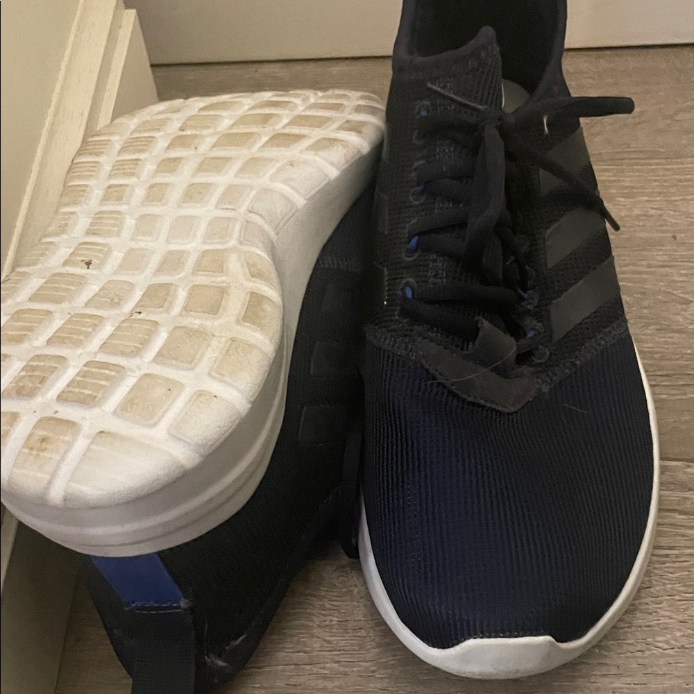 adidas Mens 10.5 Navy blue  Knit Sneakers with White Sole